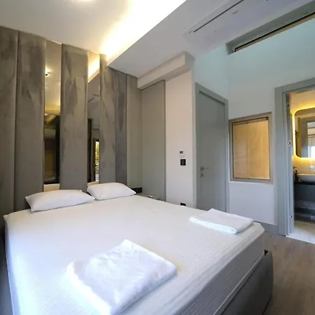 Luxury In Private Pool & Smart Βίλα Βουρλά